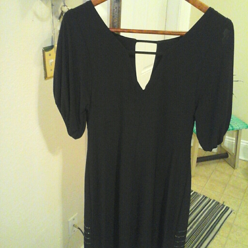 Ladies dress - Picture 3 of 3
